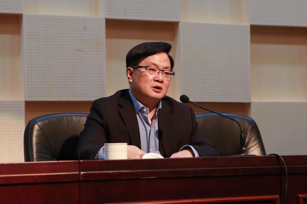 夏伟校长作题为《凝神聚力 创新强校 争创一流》的工作报告主会场现场