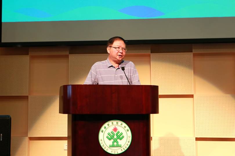 说明: F:\7月14日 2017广东省高等职业院校教学工作会议在我校举行\选\9我校校董、广东恒基金属制品实业有限公司董事长孙志恒发言.JPG