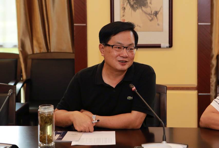 说明: D:\2018年新闻\9月6日 教师节座谈\选\2.JPG